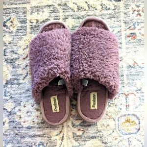 Fuzzy Dearfoam Slippers